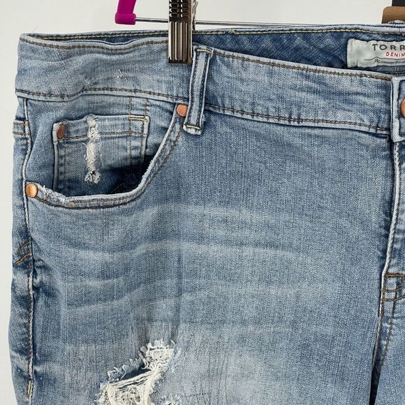 Torrid Boyfriend Stretch Mid-Rise Rip & Repair Jeans Plus 20 R Whiskers Stitched - Picture 7 of 16